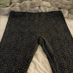 5/$25 Time and Tru Dark Leopard Print Leggings